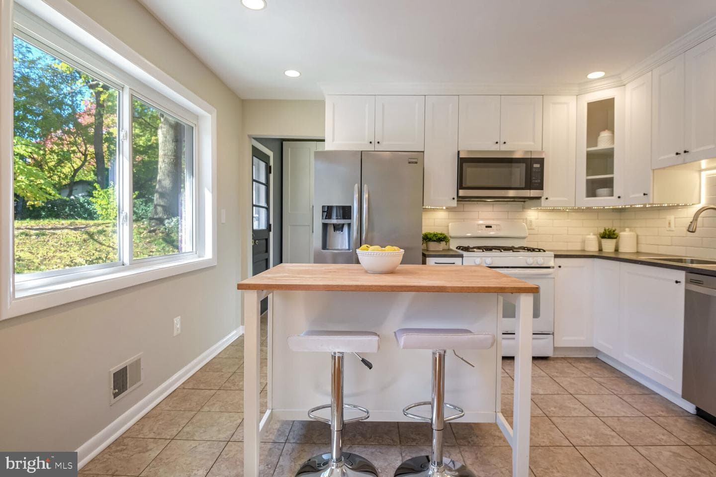 228 Thistle Drive photo 12