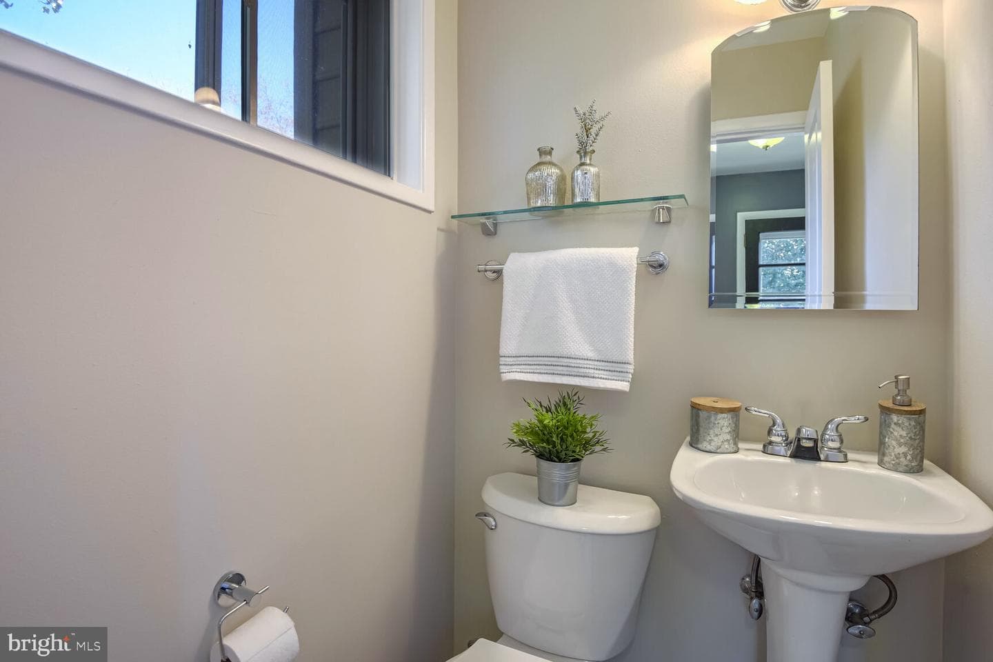 228 Thistle Drive photo 15