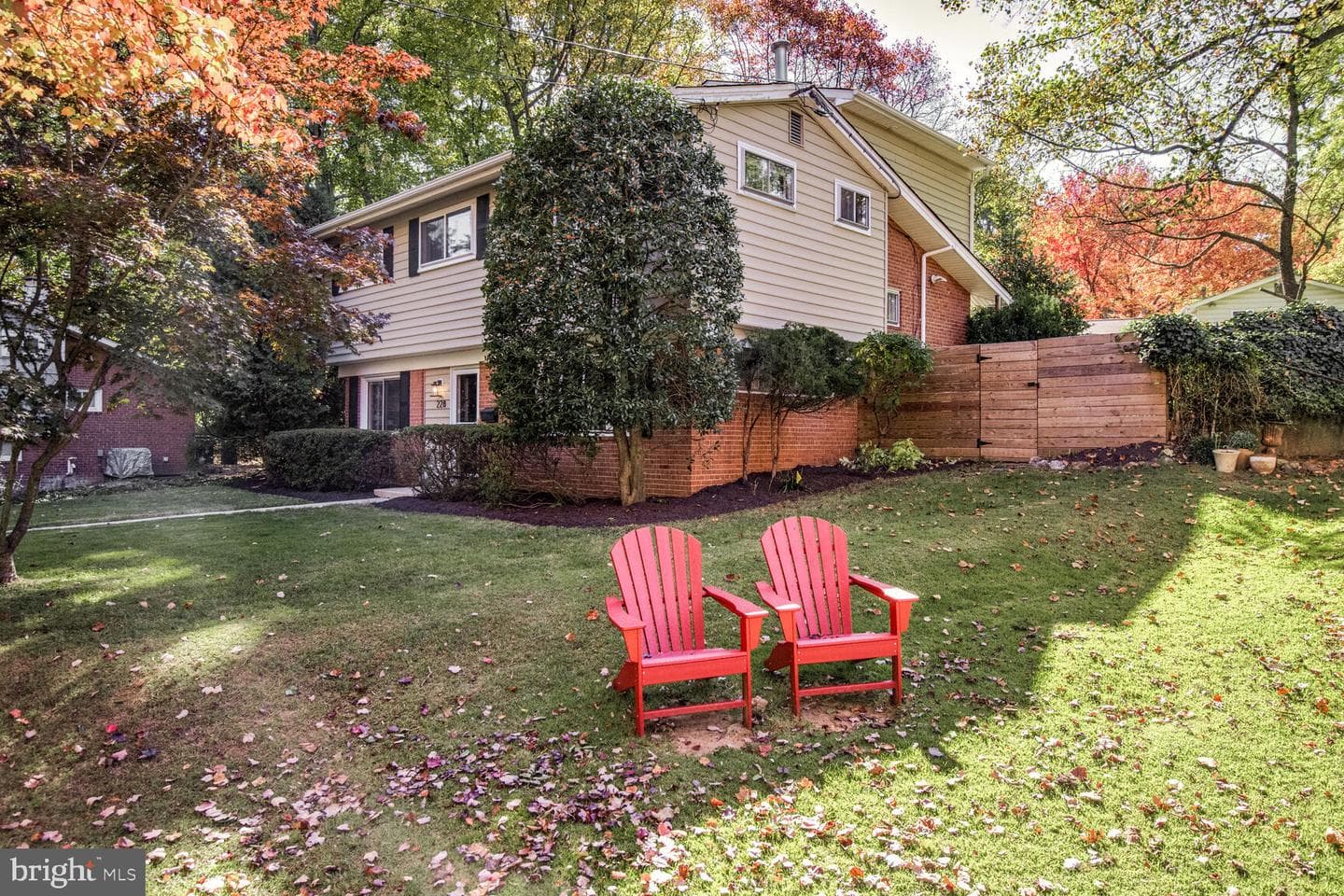228 Thistle Drive photo 2