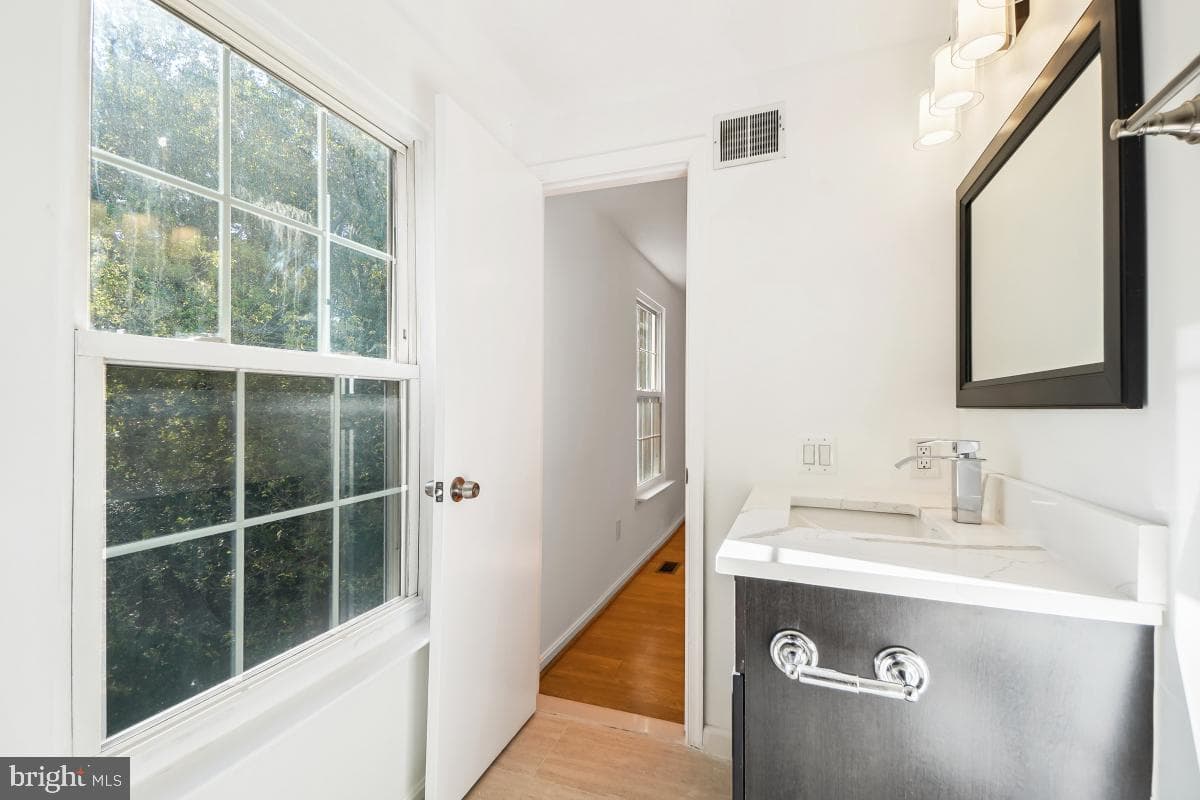 1831 Featherwood Street photo 14