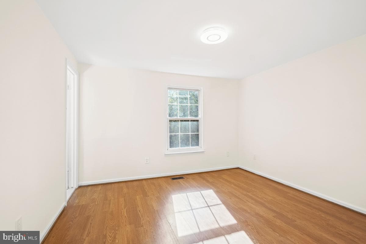 1831 Featherwood Street photo 15