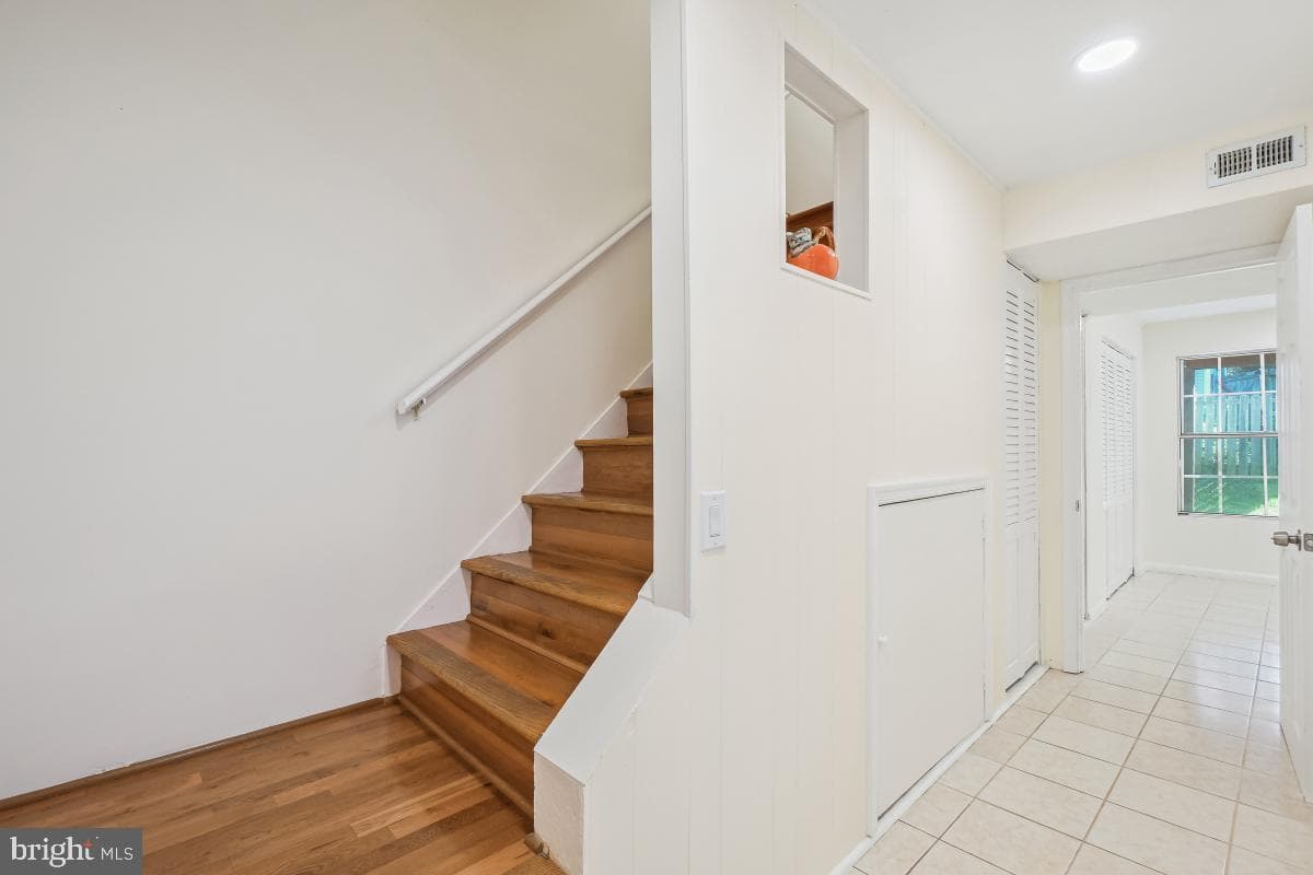 1831 Featherwood Street photo 22