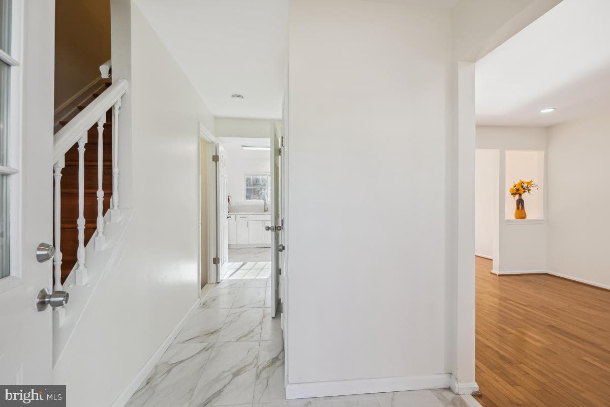 1831 Featherwood Street photo 24