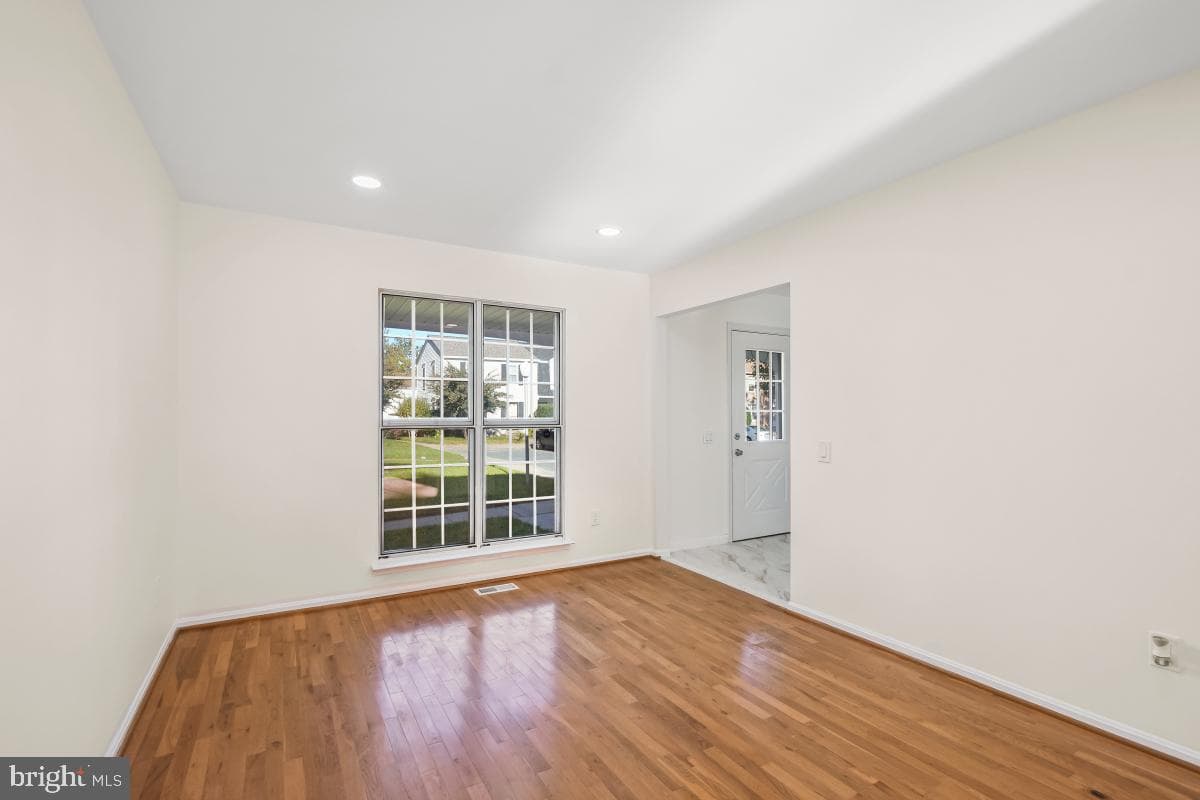 1831 Featherwood Street photo 26