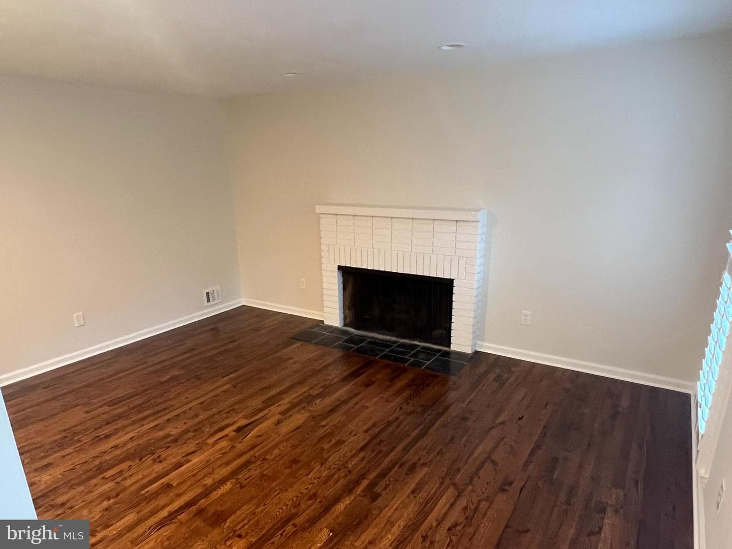 8925 Cherbourg Drive photo 17