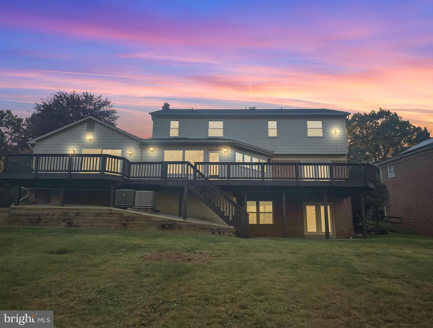 8925 Cherbourg Drive photo 2