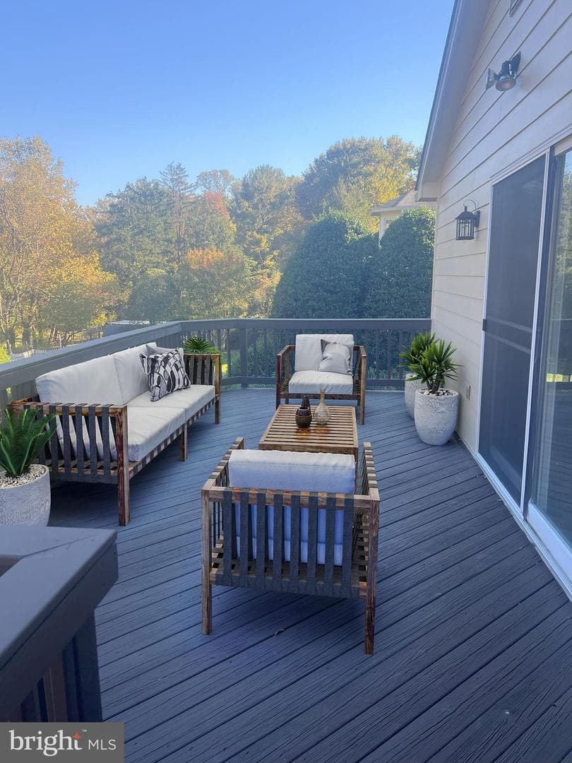 8925 Cherbourg Drive photo 33