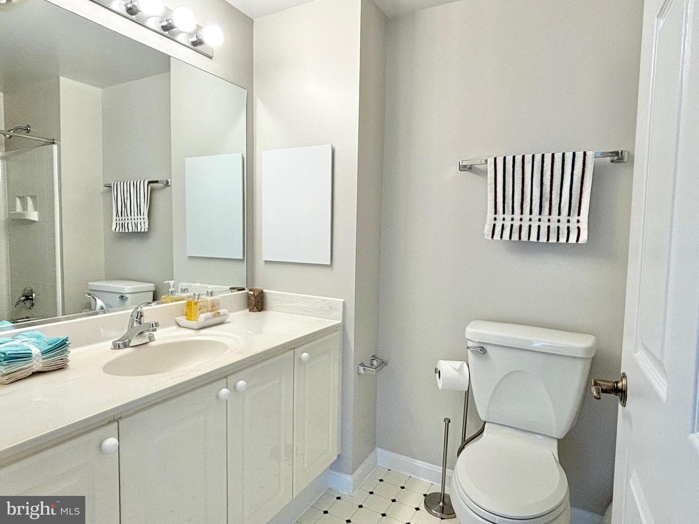 2904 N Leisure World Boulevard #206 photo 8