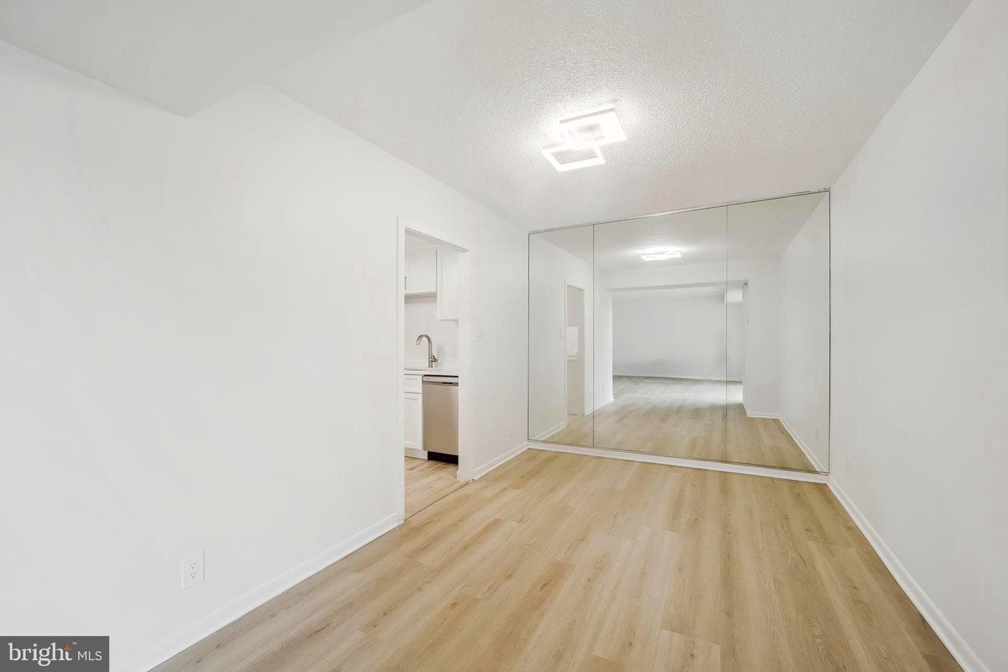 4601 N Park Avenue #1006-F photo 22