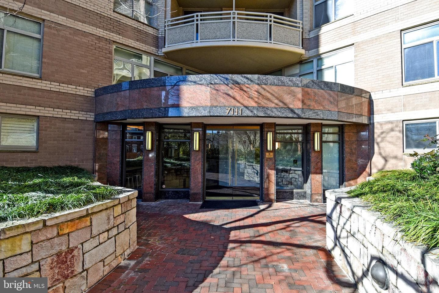 7111 Woodmont Avenue #910 photo 17