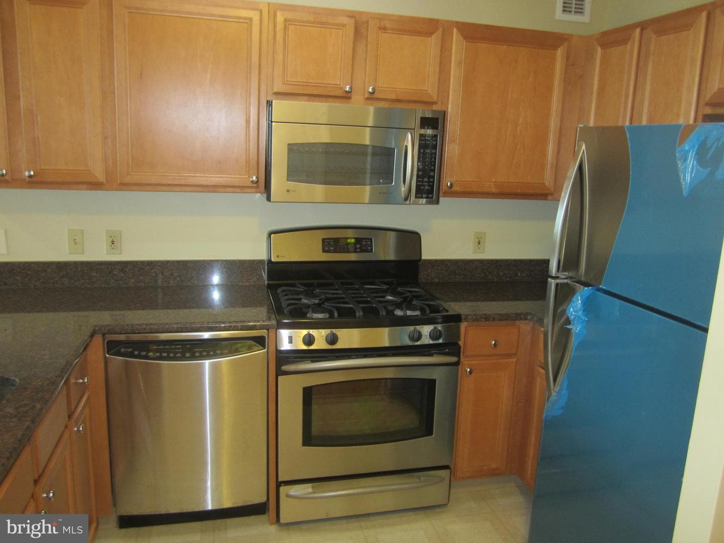 7111 Woodmont Avenue #910 photo 2