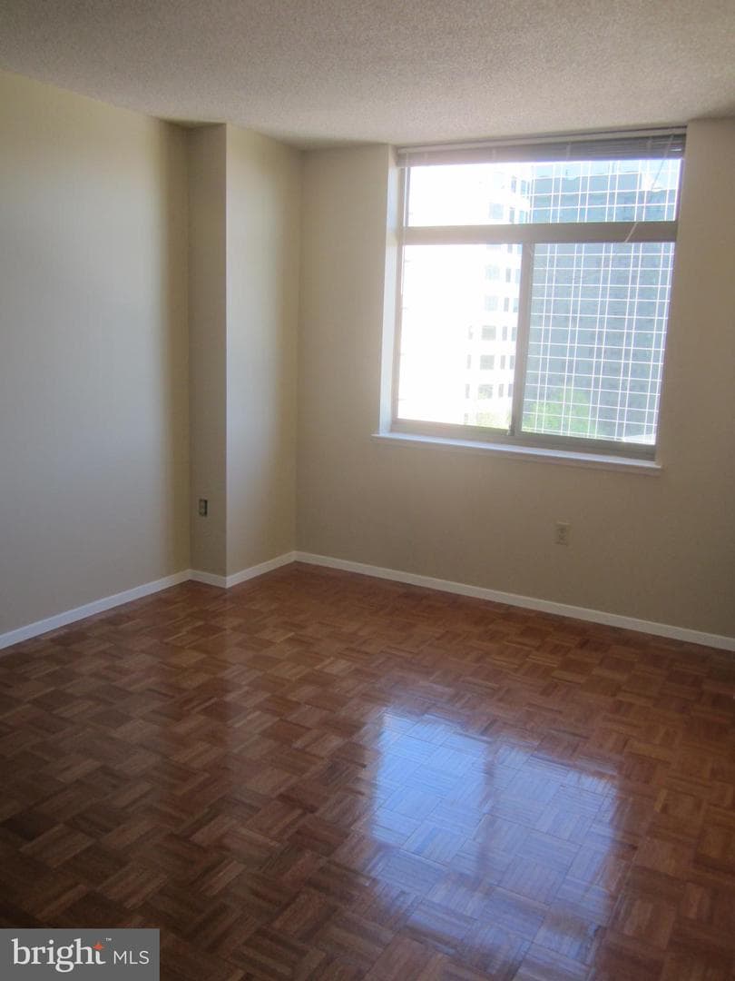 7111 Woodmont Avenue #910 photo 6