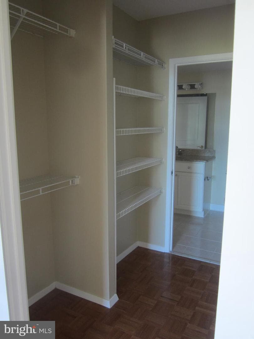 7111 Woodmont Avenue #910 photo 9