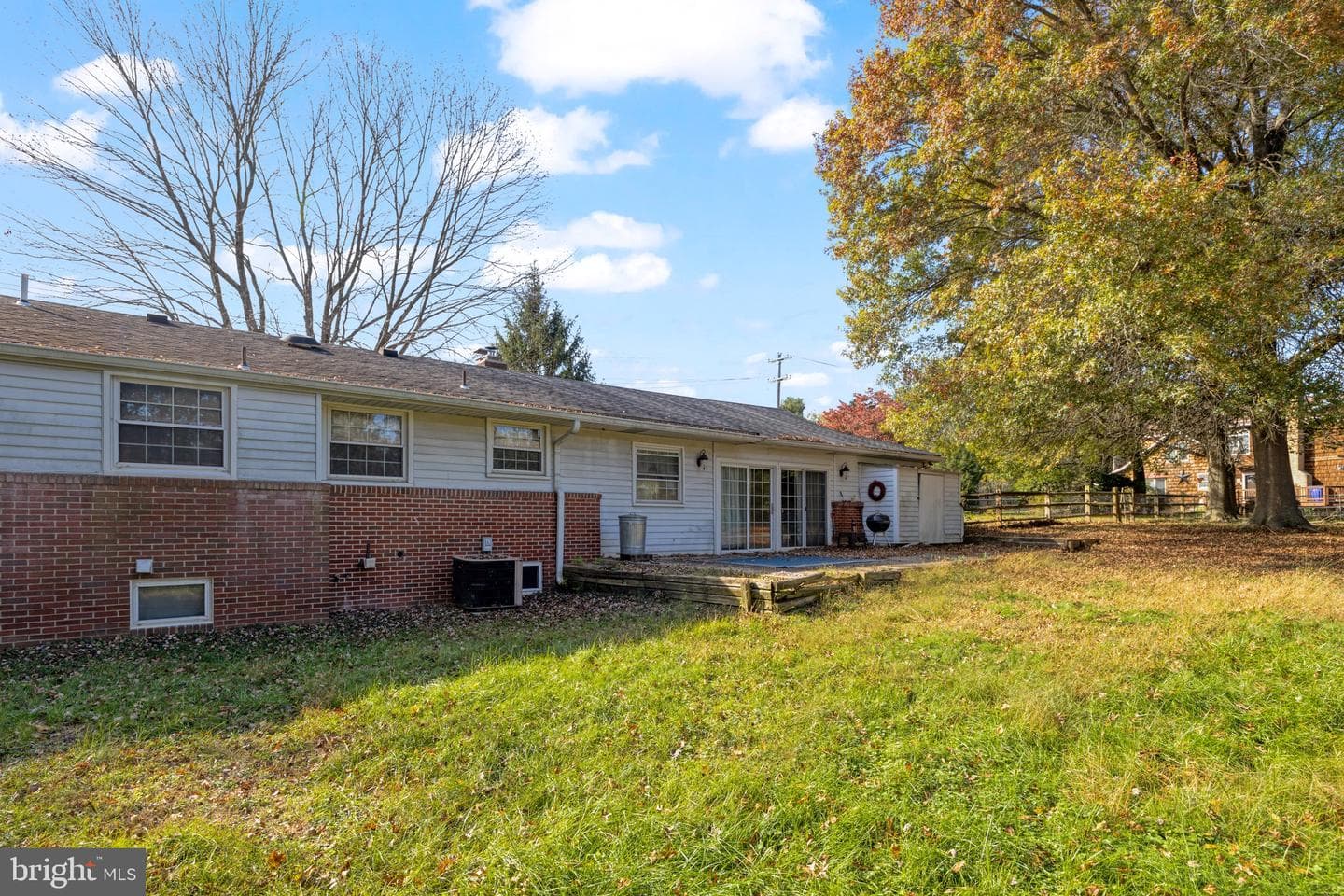 24411 Woodfield Road photo 22