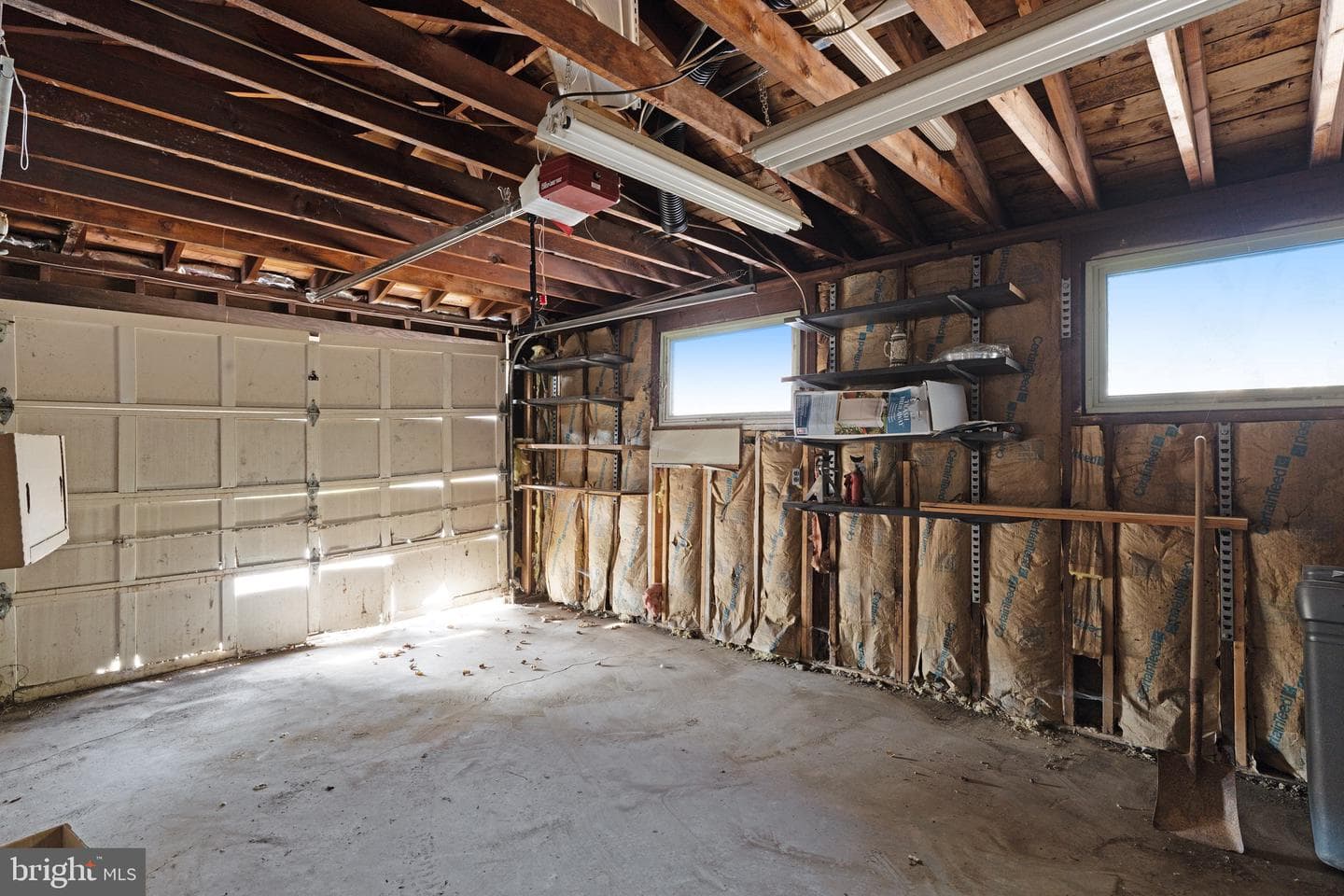 24411 Woodfield Road photo 6