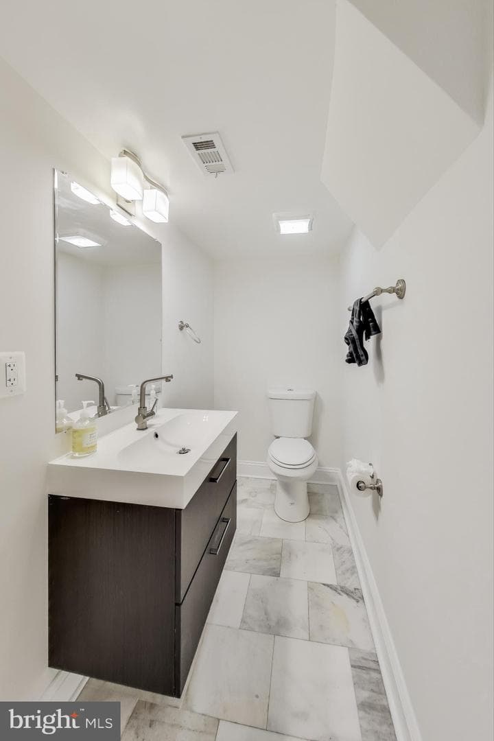 8318 N Brook Lane photo 12