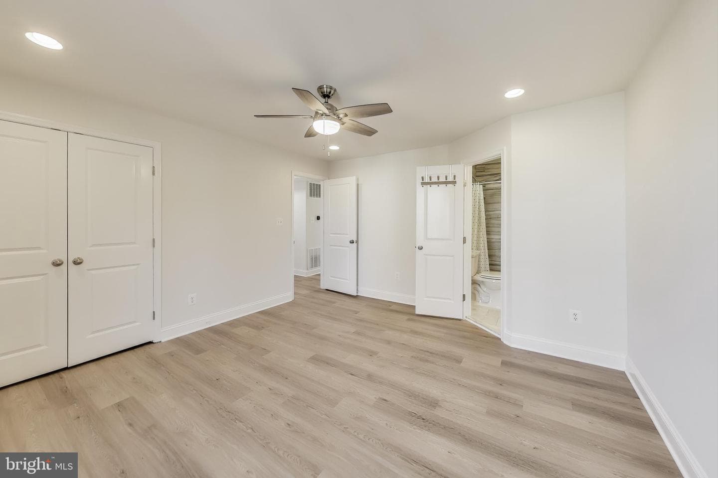 8318 N Brook Lane photo 15