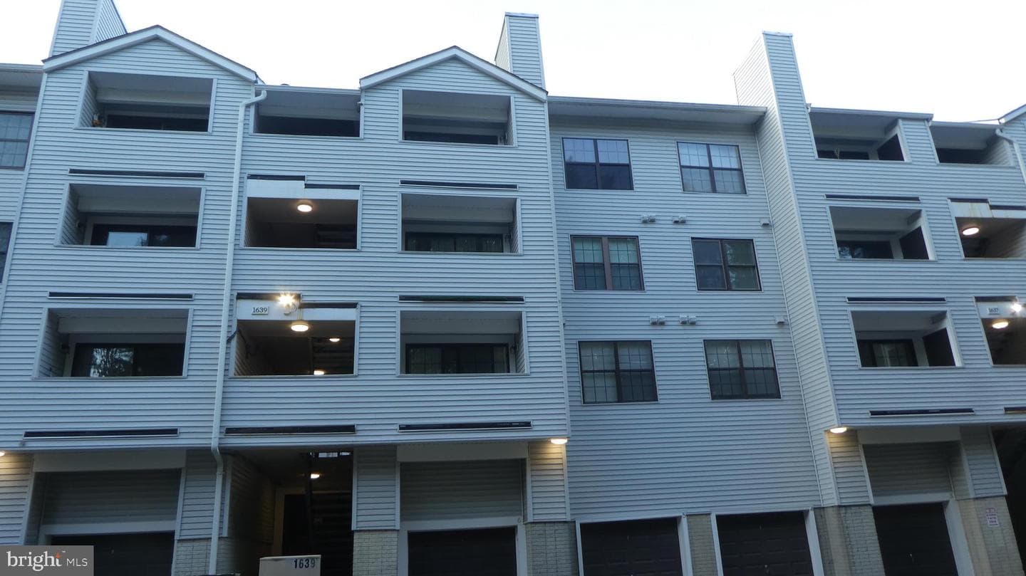 1639 Carriage House Terrace #aa photo 17