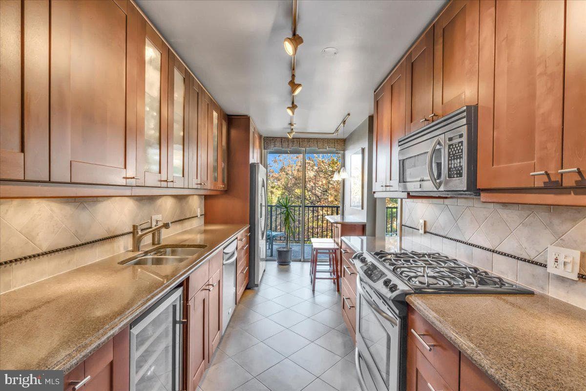 3333 University Boulevard W #611 photo 8