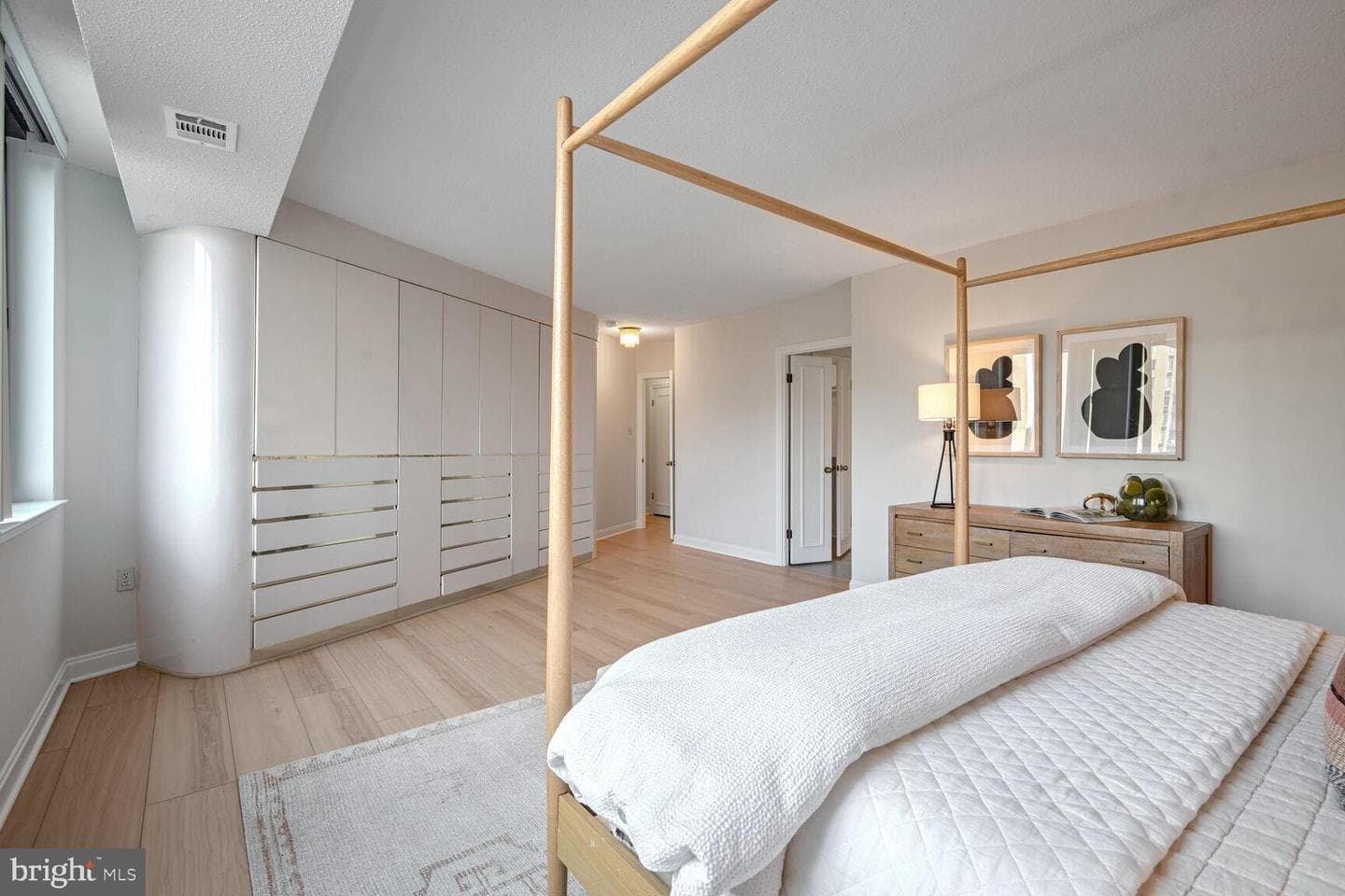 4550 North Park Avenue #810 photo 17