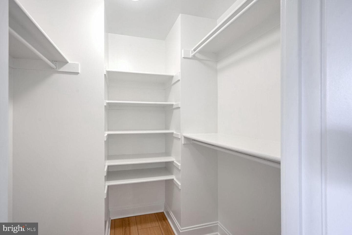 4550 North Park Avenue #810 photo 27