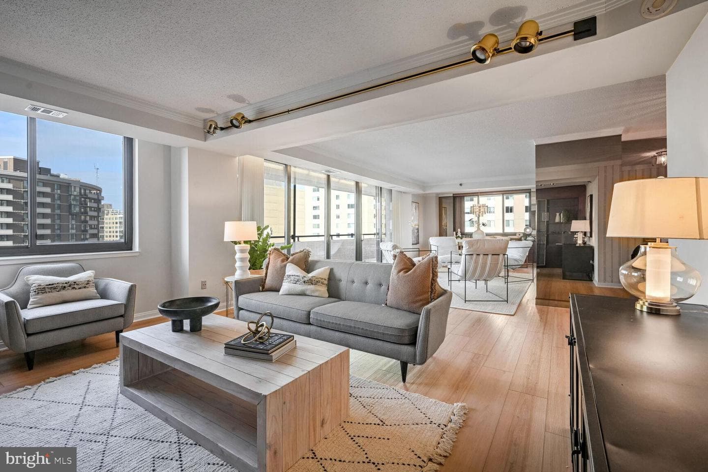 4550 North Park Avenue #810 photo 4