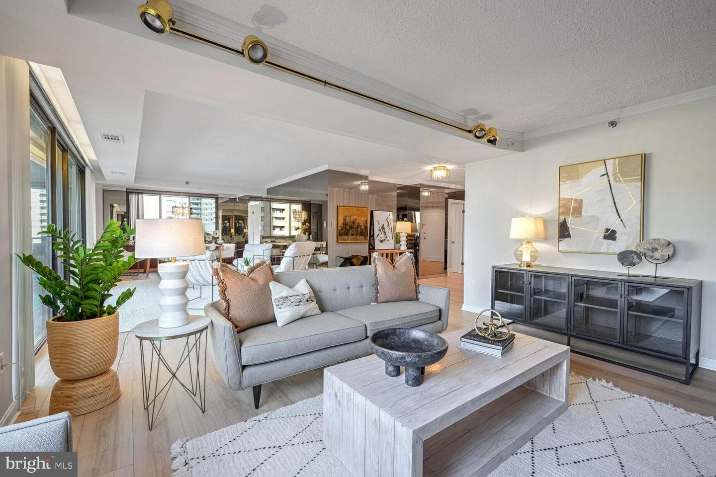 4550 North Park Avenue #810 photo 5