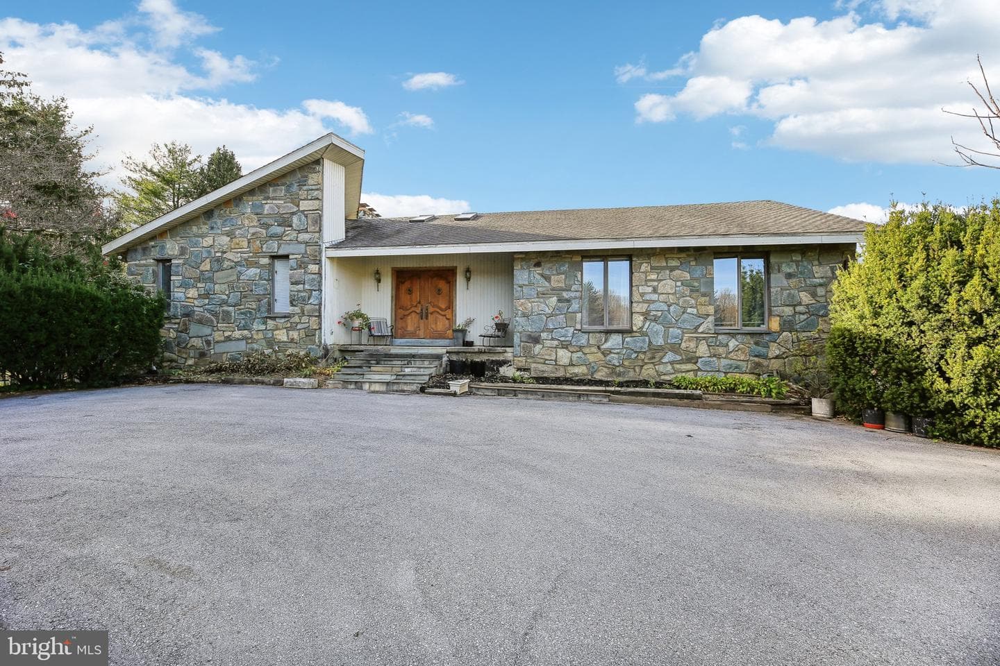 1170 Ridge Rd