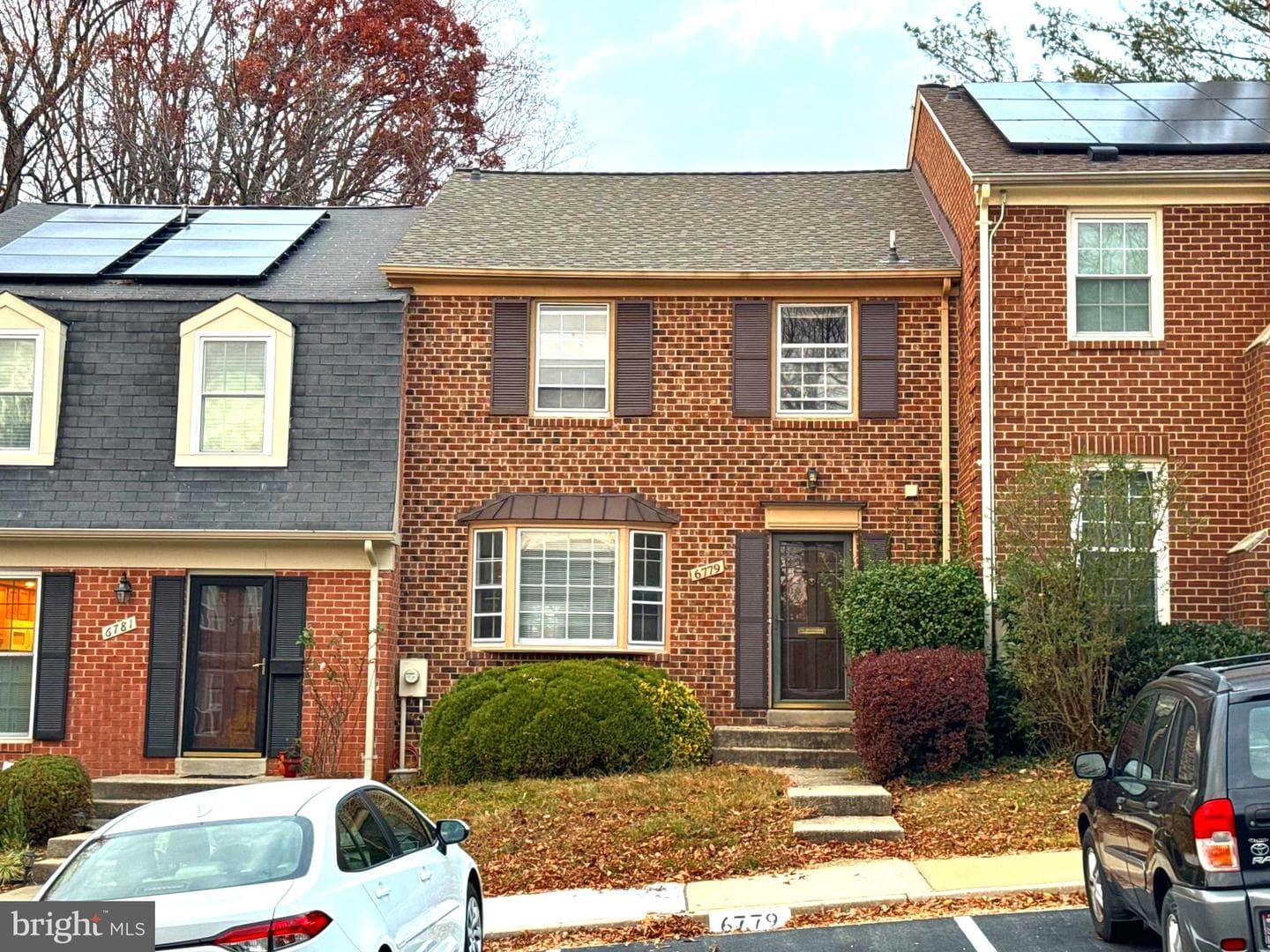 6779 Surreywood Lane photo 1