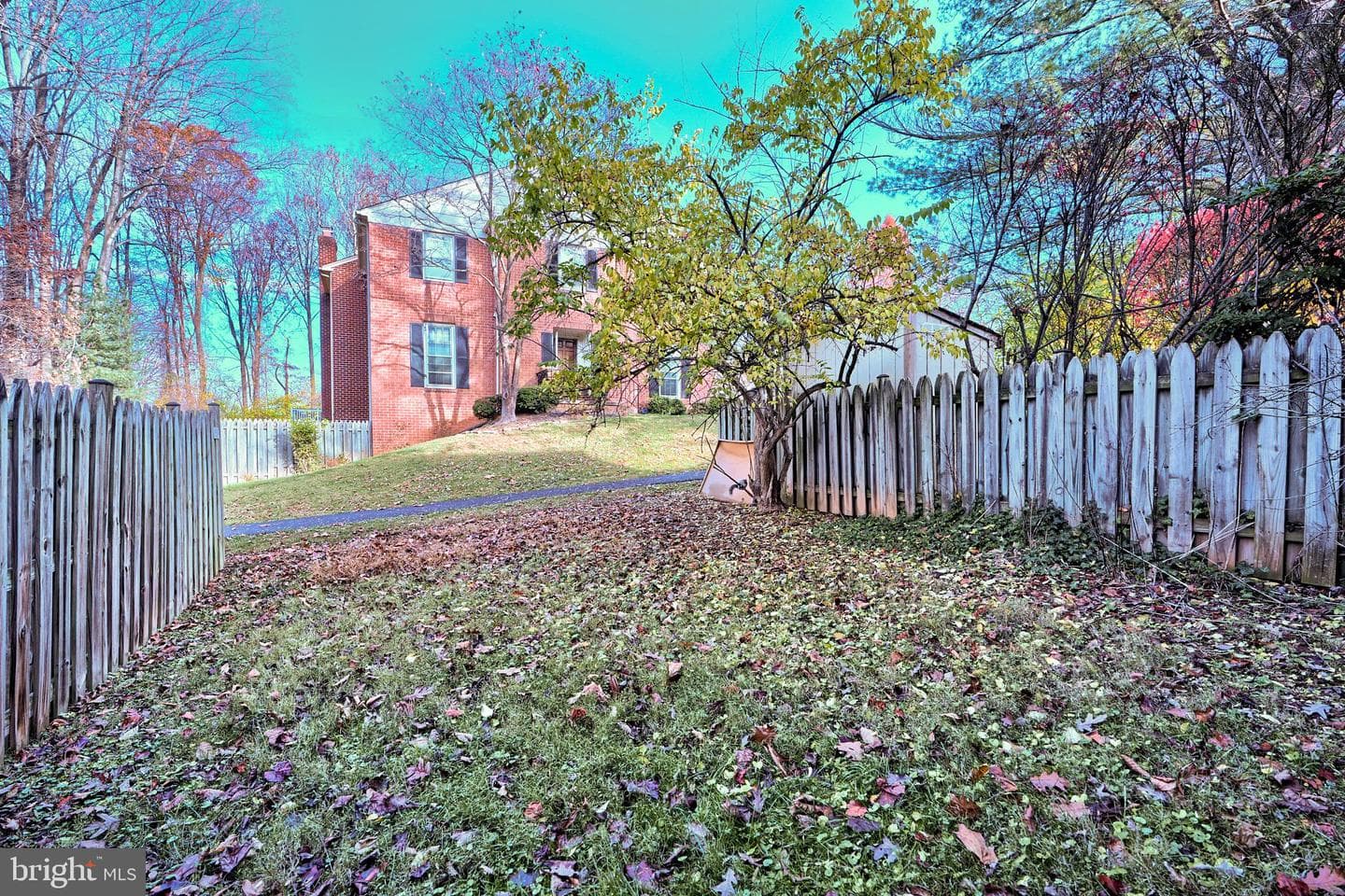 6779 Surreywood Lane photo 33