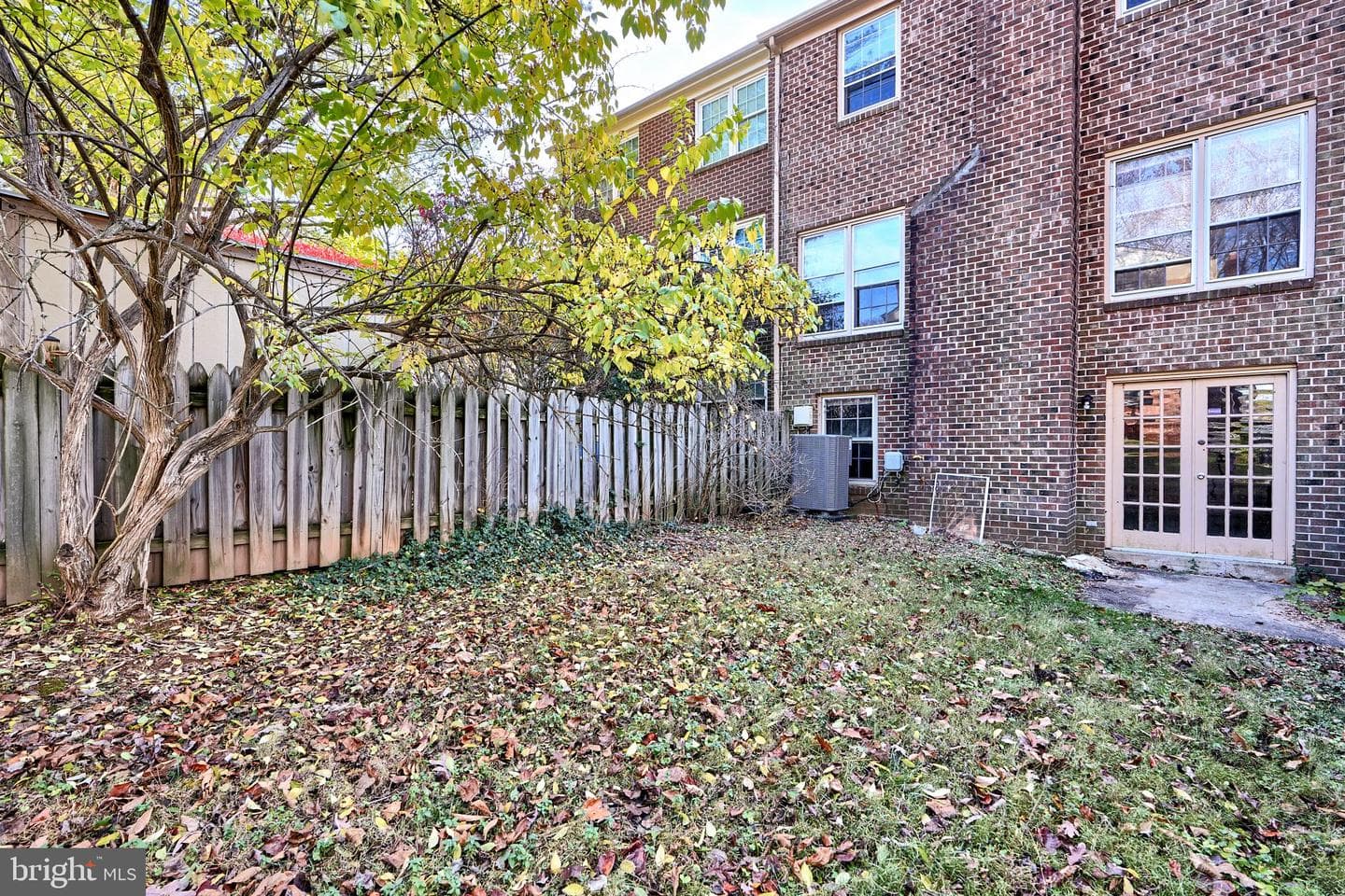6779 Surreywood Lane photo 34