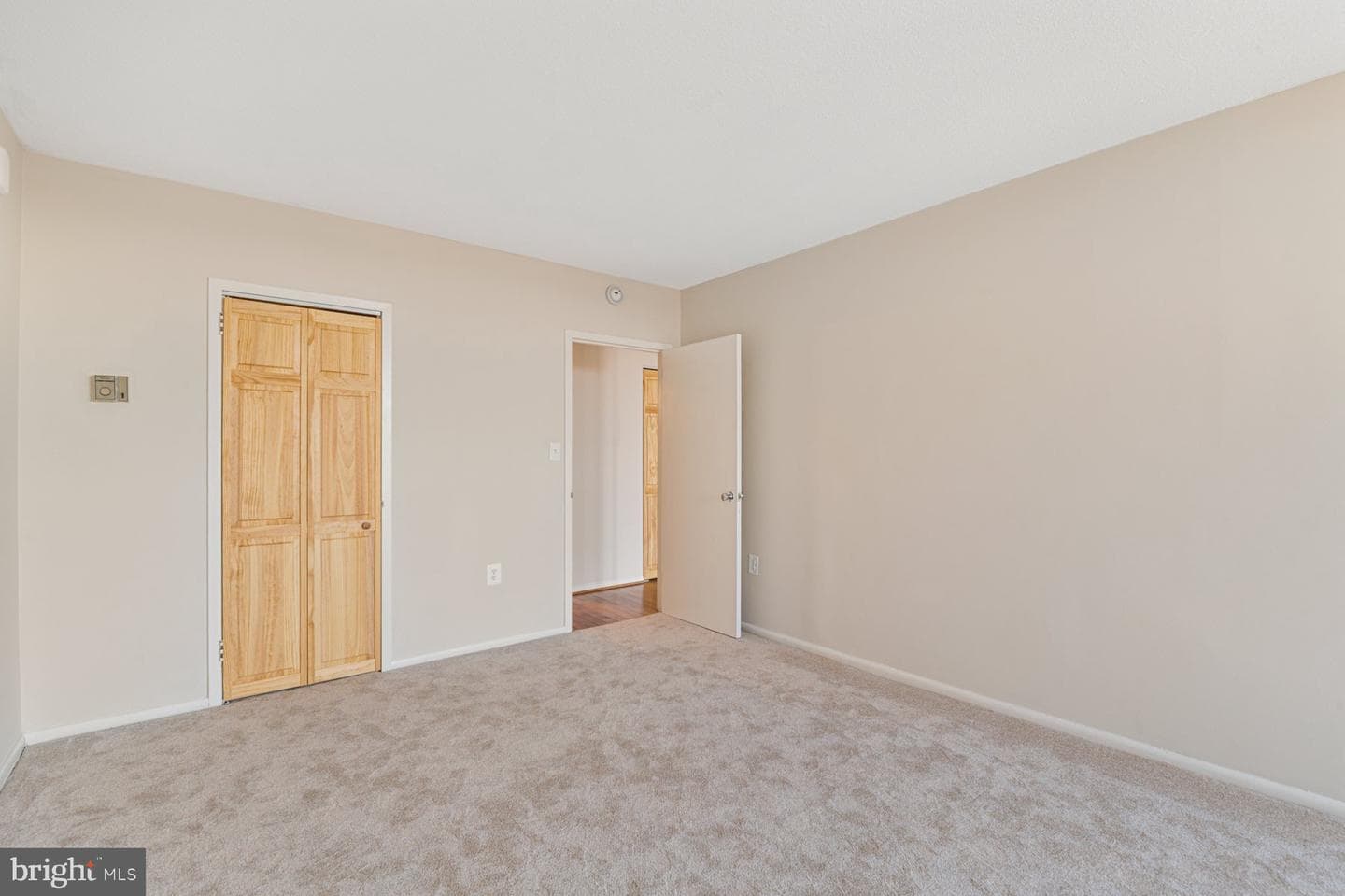 4242 E West Highway #910 photo 11