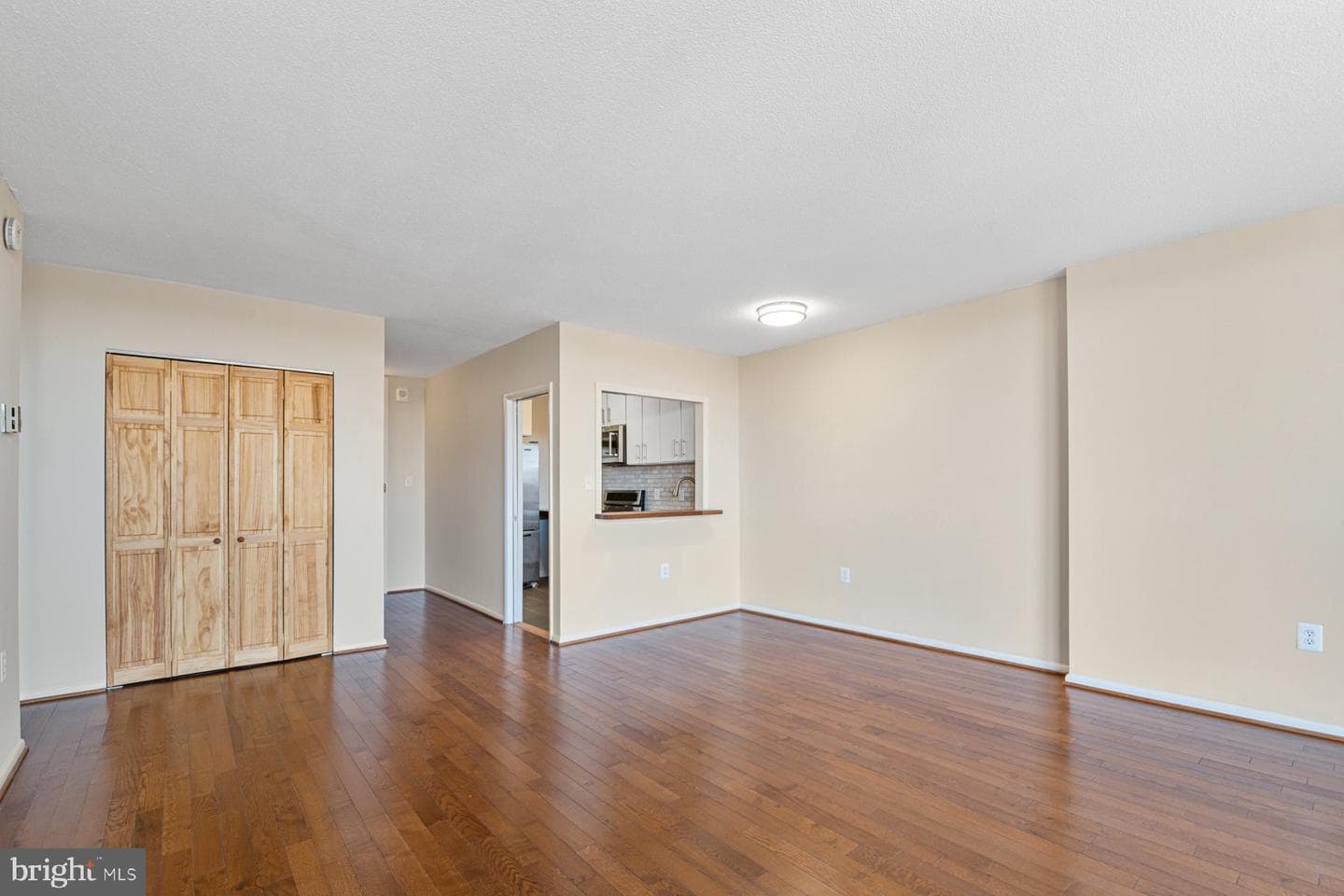 4242 E West Highway #910 photo 4