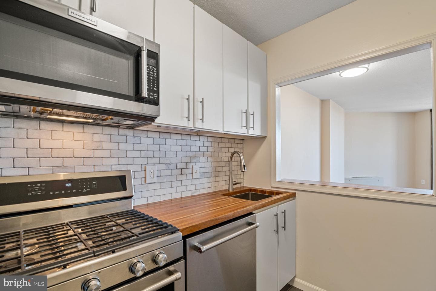 4242 E West Highway #910 photo 8