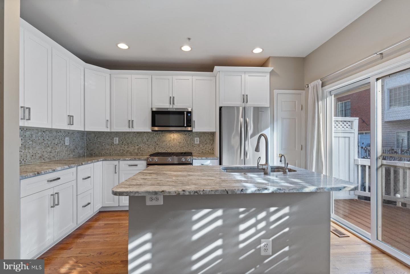 522 Fallsgrove Drive photo 20