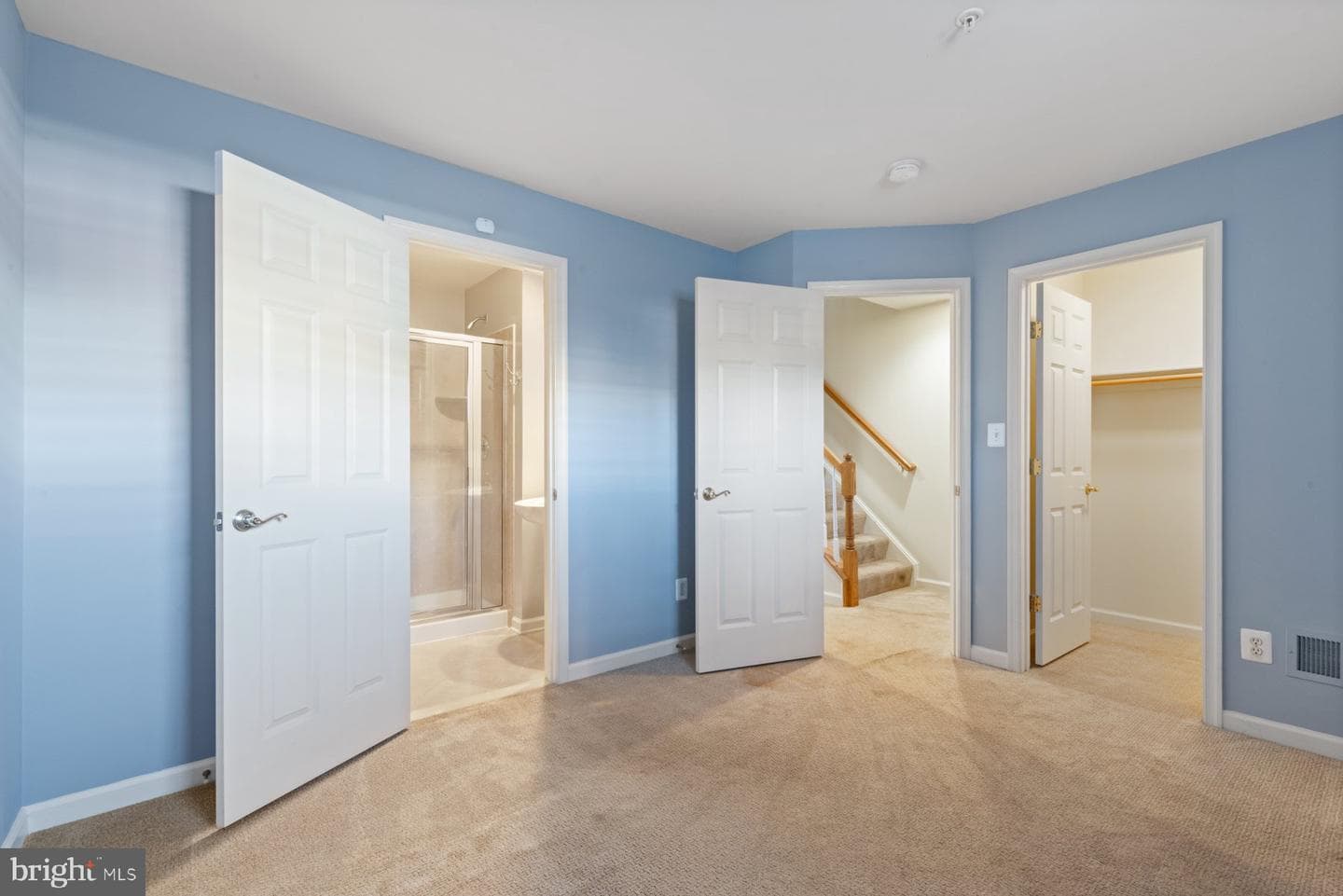 522 Fallsgrove Drive photo 27