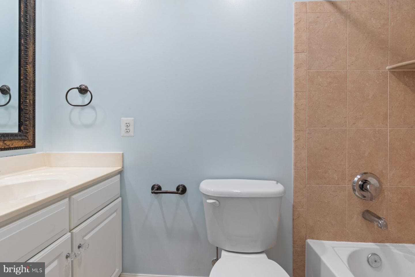 522 Fallsgrove Drive photo 30