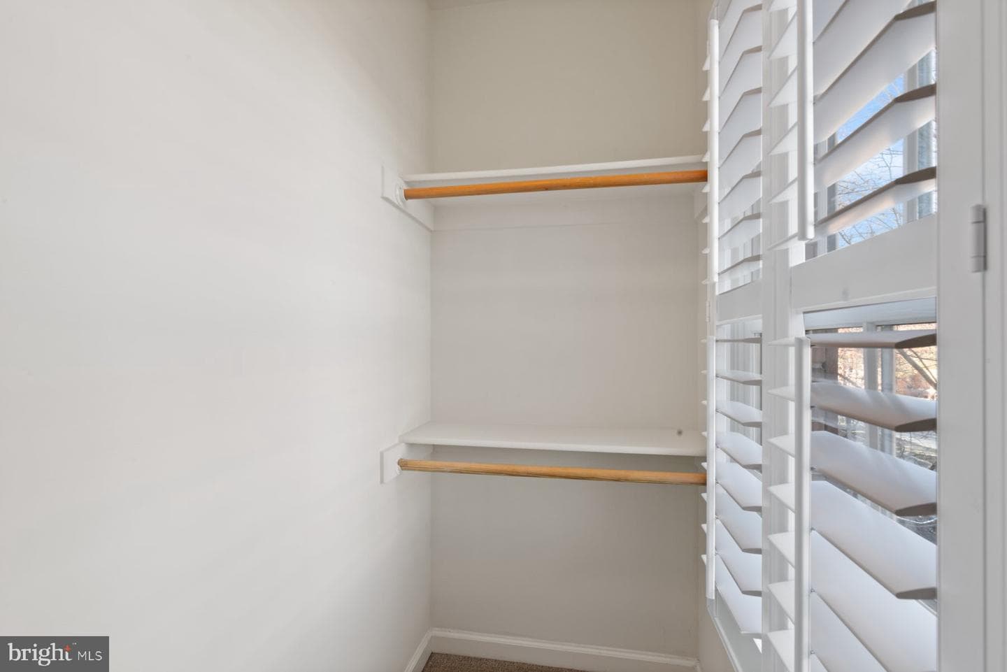 522 Fallsgrove Drive photo 33