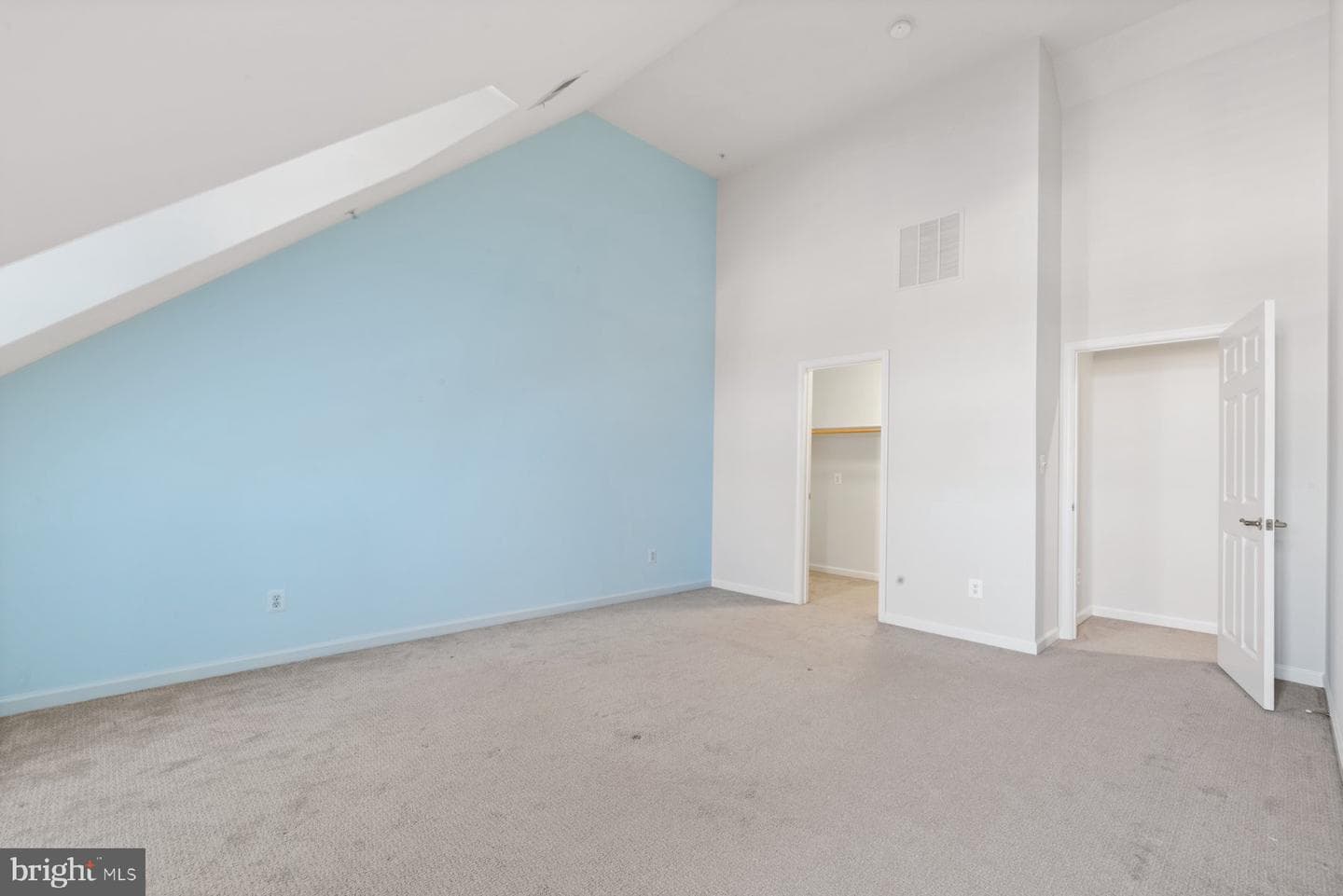 522 Fallsgrove Drive photo 42