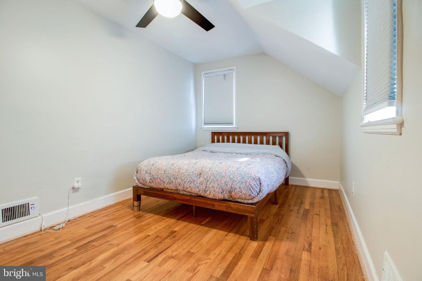 1109 Carson Street photo 19
