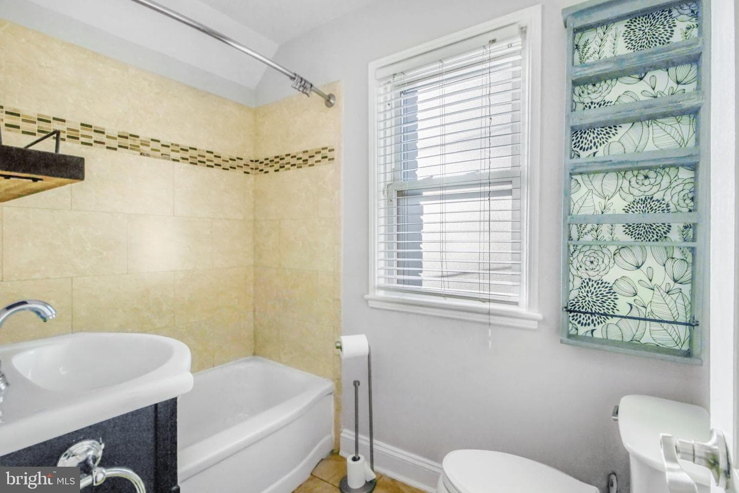 1109 Carson Street photo 6