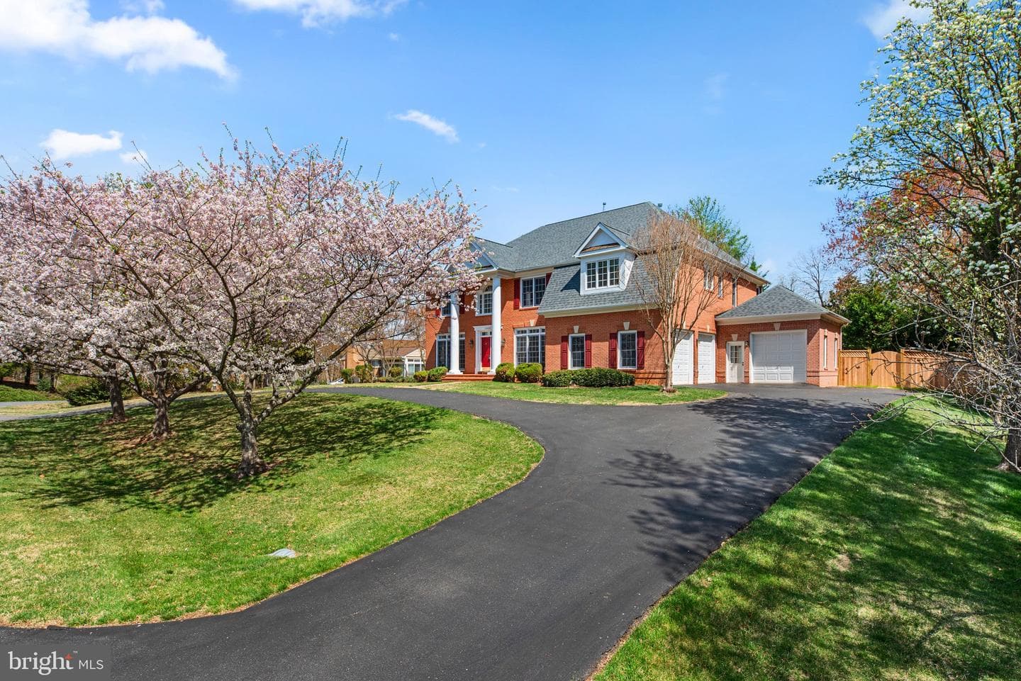 10428 Windsor View Drive photo 2