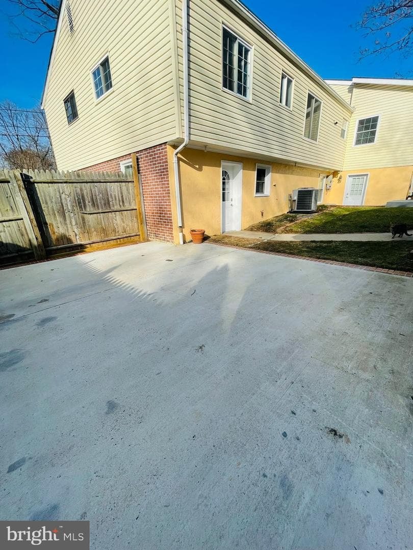 207 Oakton Road photo 6