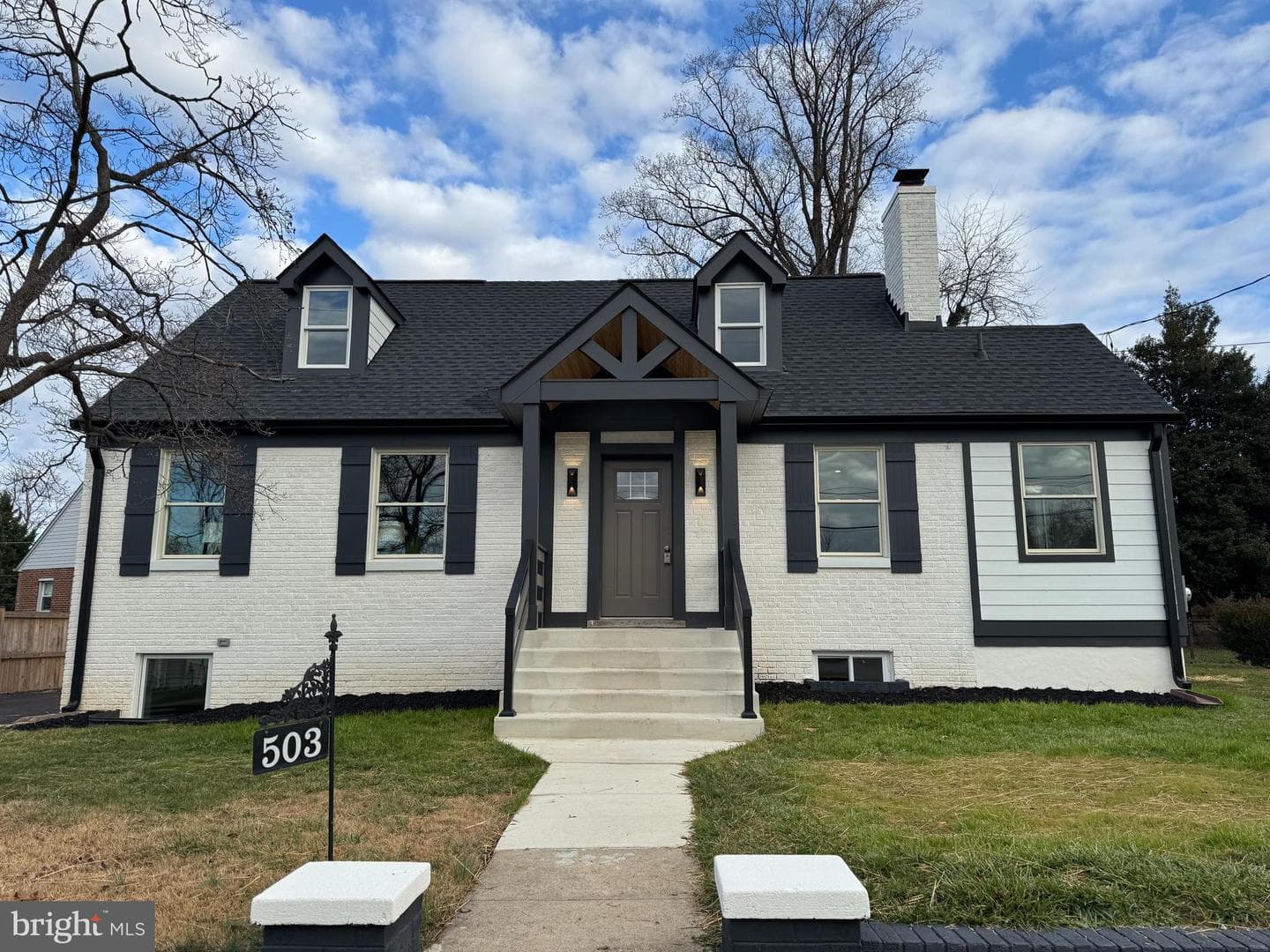 503 Stirling Road photo 1