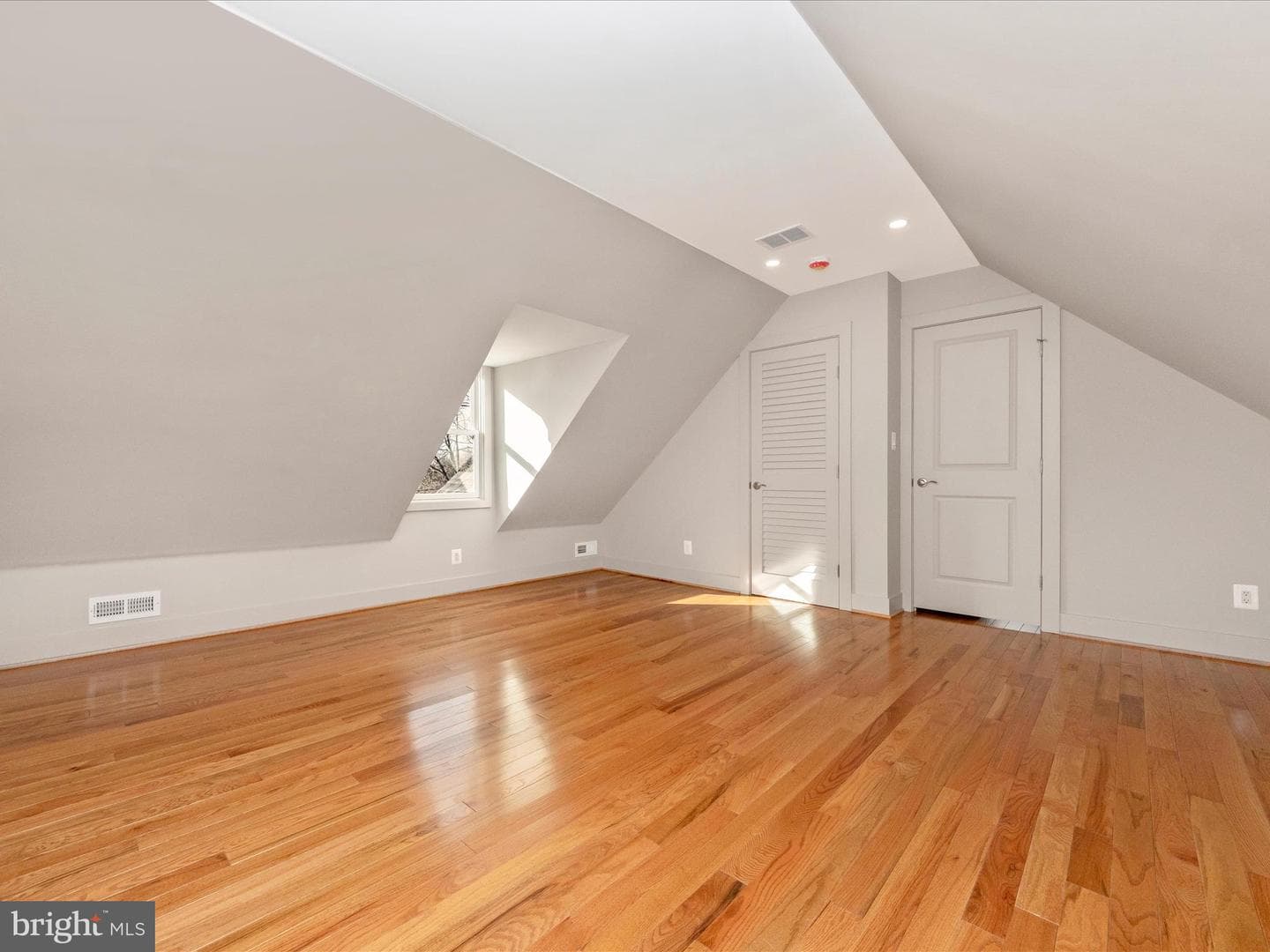 503 Stirling Road photo 29