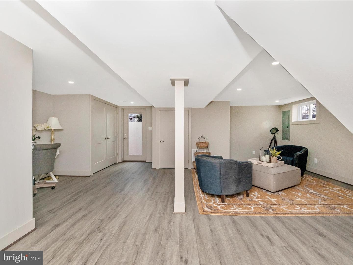 503 Stirling Road photo 38