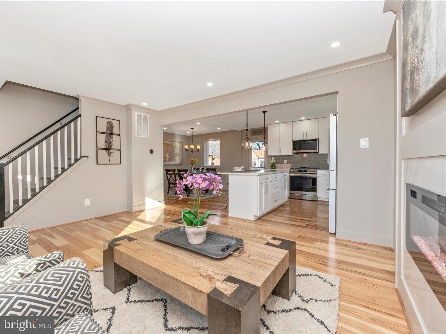 503 Stirling Road photo 6