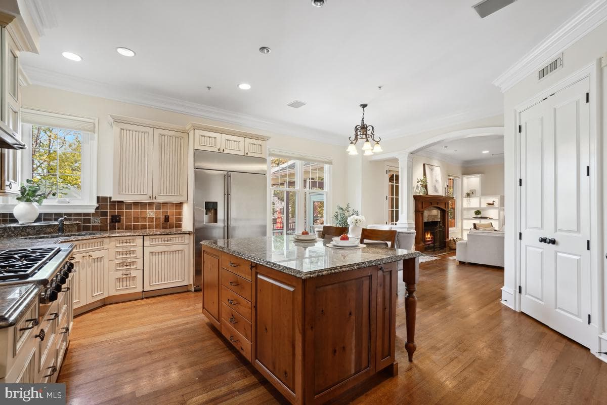 7106 Exeter Road photo 10