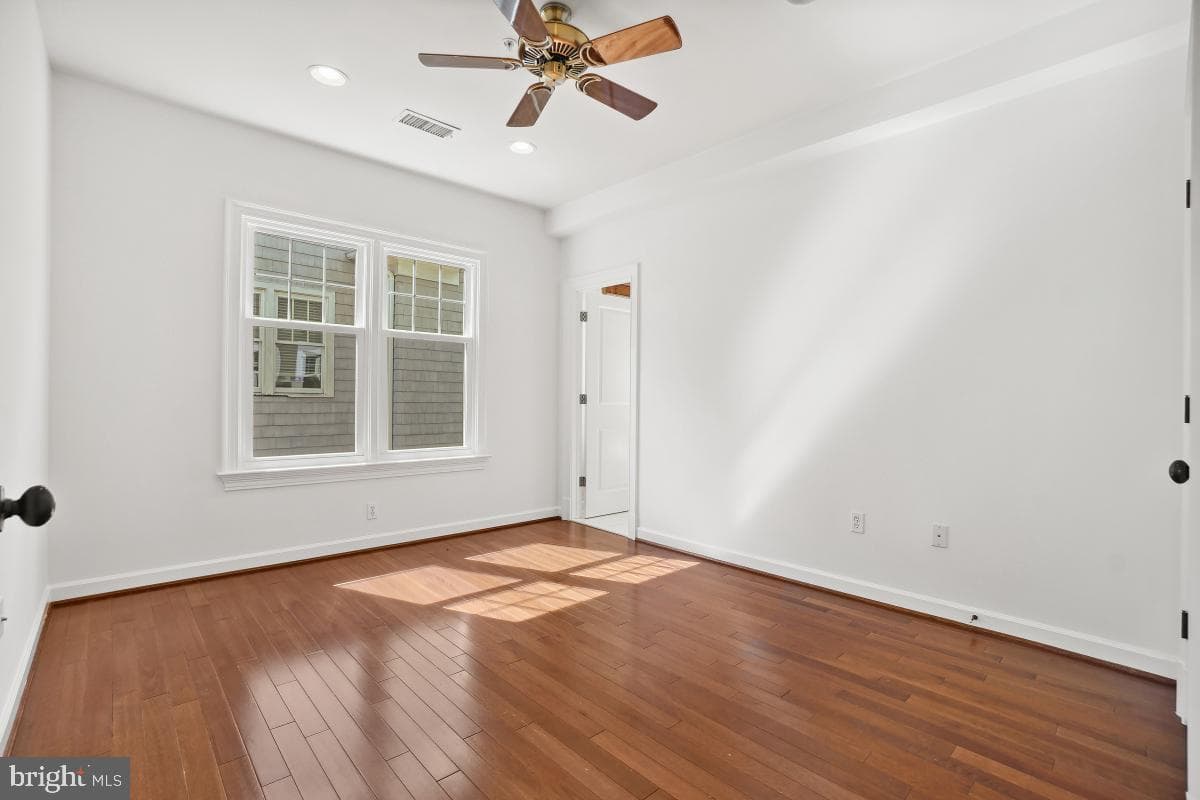 7106 Exeter Road photo 21
