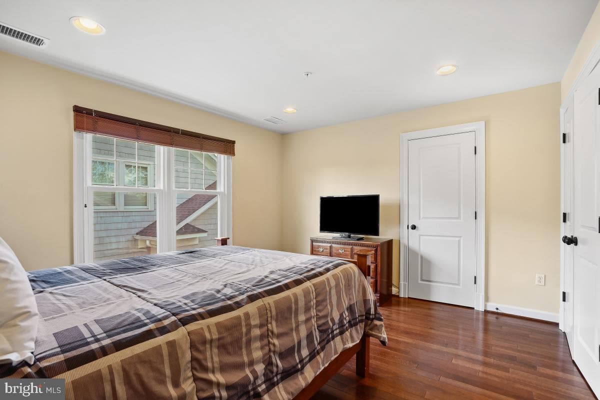 7106 Exeter Road photo 25